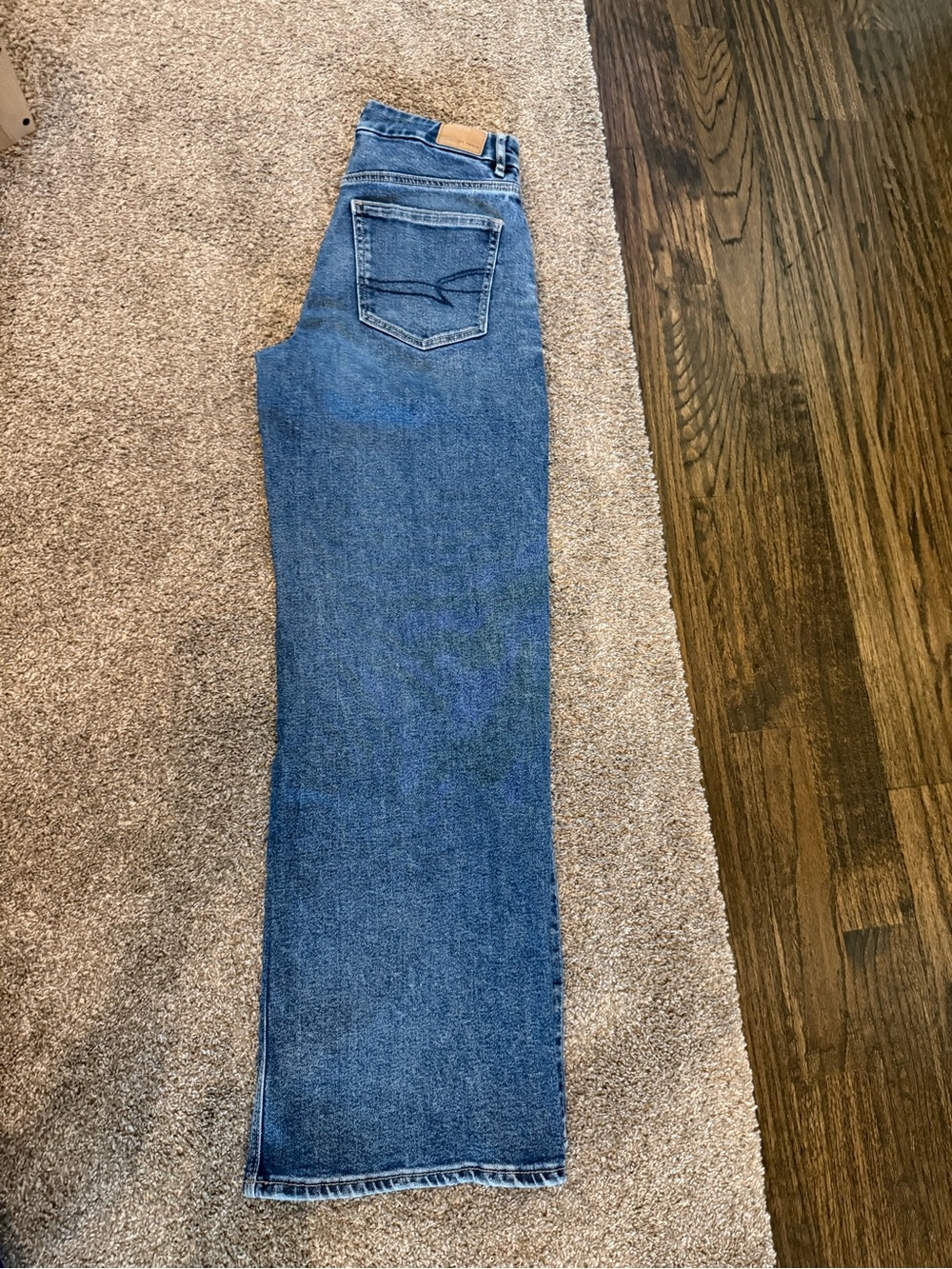 American Eagle Outfitters High-Rise Wide-Leg Jeans in Medium Blue size 4 stretch - Picture 6 of 16